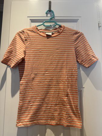 2 stripped Tshirt (green and pink) size XS