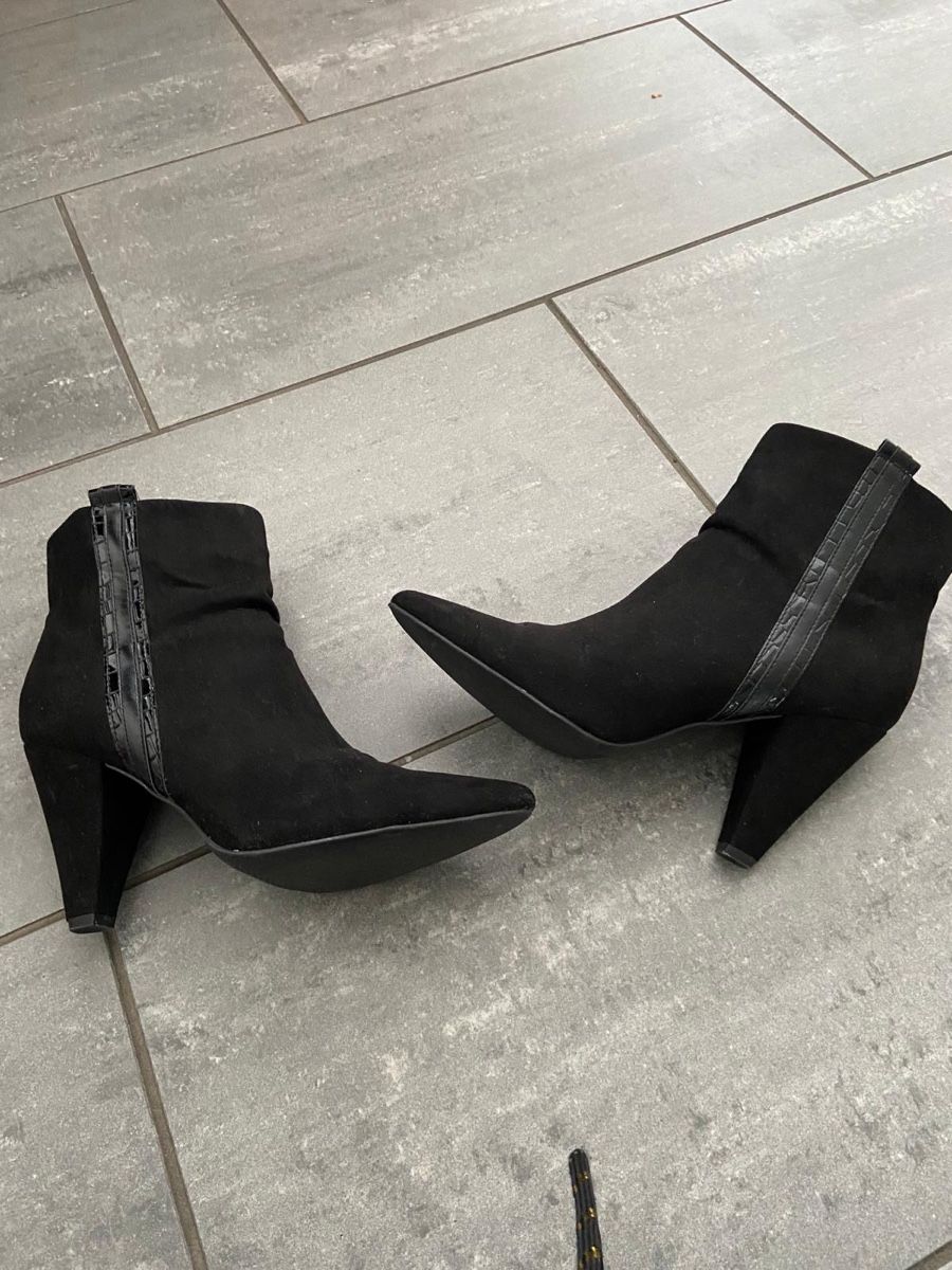 Chaussures femmes: Stiefeletten schwarz – D'occasion à Thalwil par Leo33x