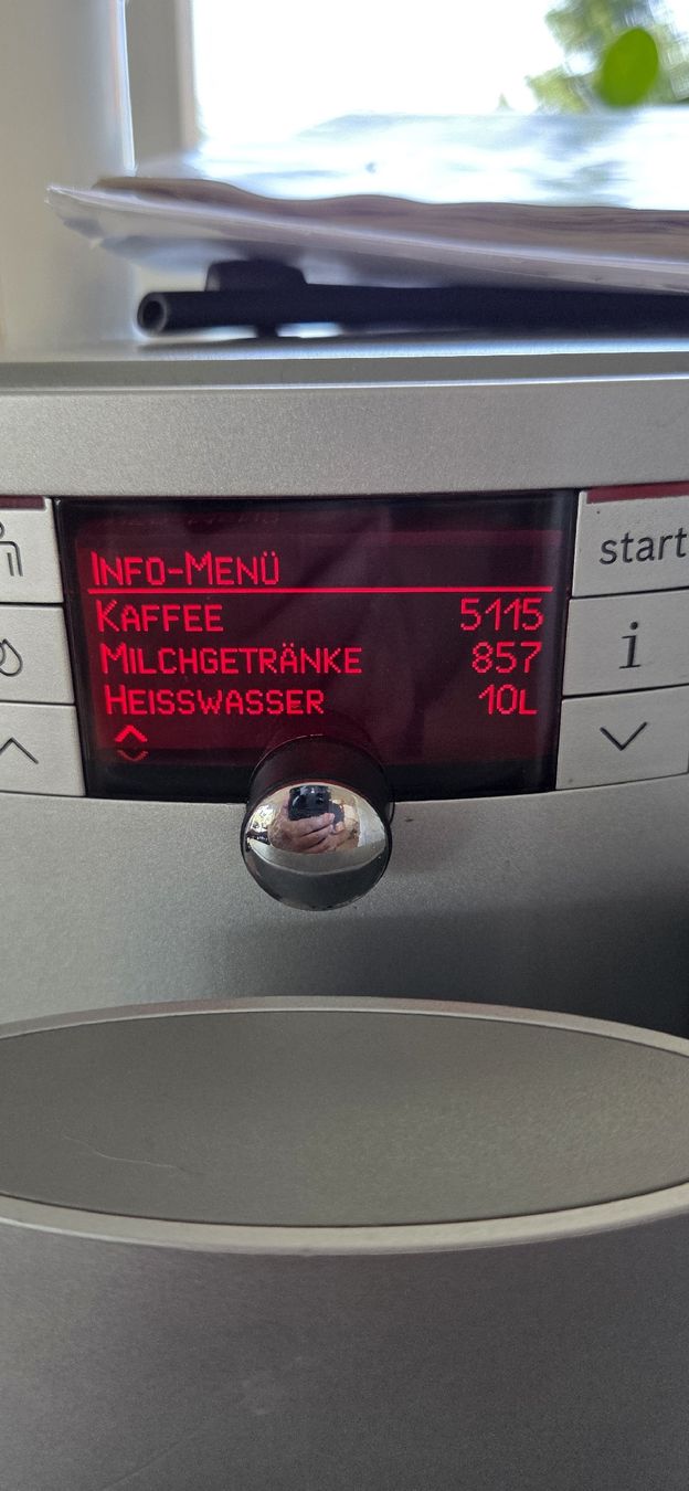Bosch Macchine per caffè & Macchine per espresso: Bosch VeroBar 100 Kaffeemaschine mit Milchfunktion – Usato da Thun venduto da Urs_wenger 1