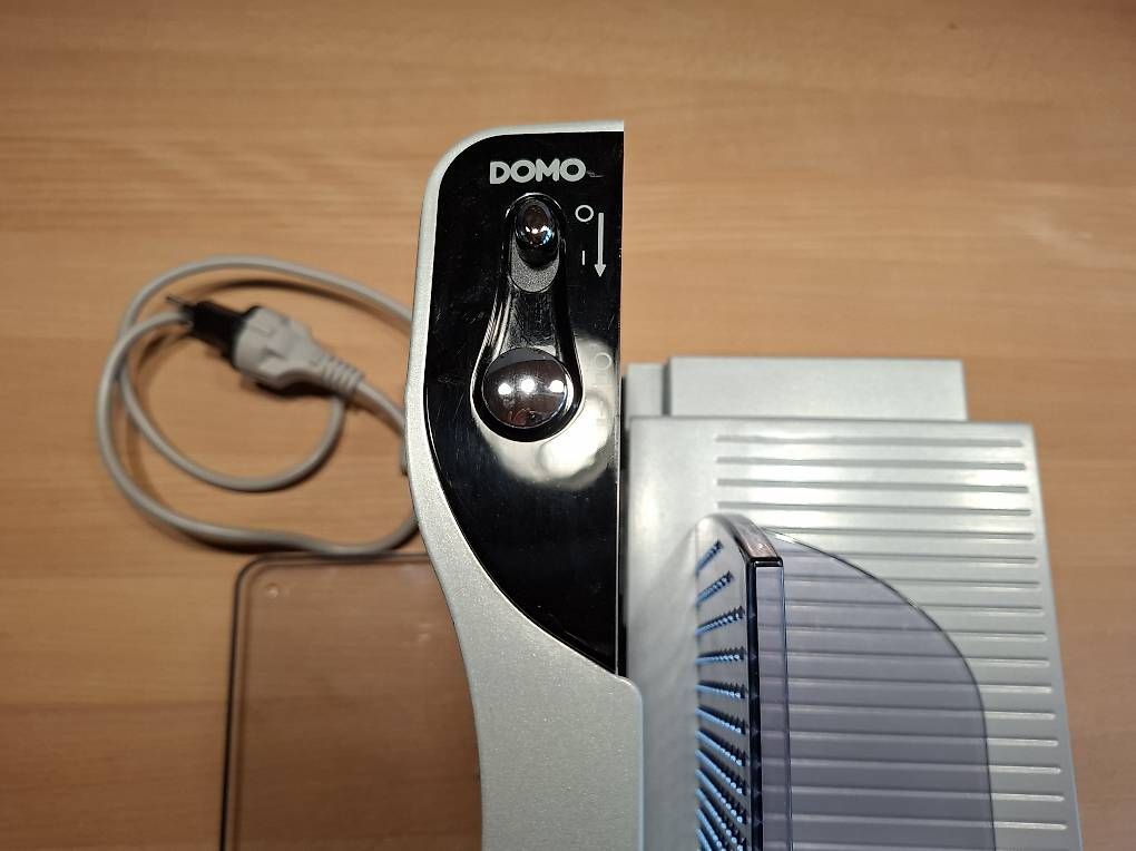 Elettrodomestici da cucina: Aufschnittmaschine DOMO – Usato da Niederglatt venduto da naruk24_ 2