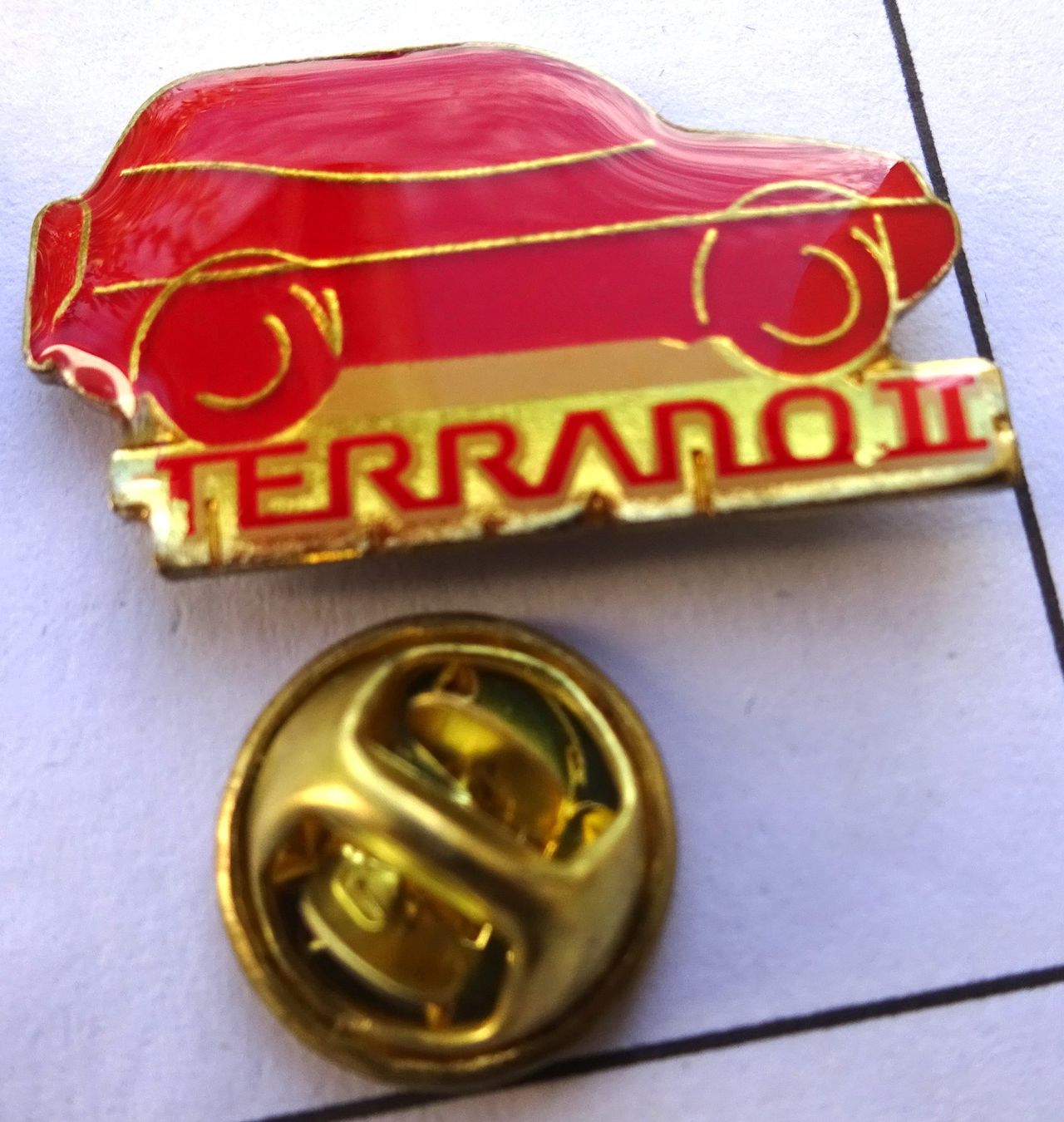 Placchette & Badge: 2 Pin Auto TERRANO  II  rot  / blau – Usato da Utzenstorf venduto da BUtter81