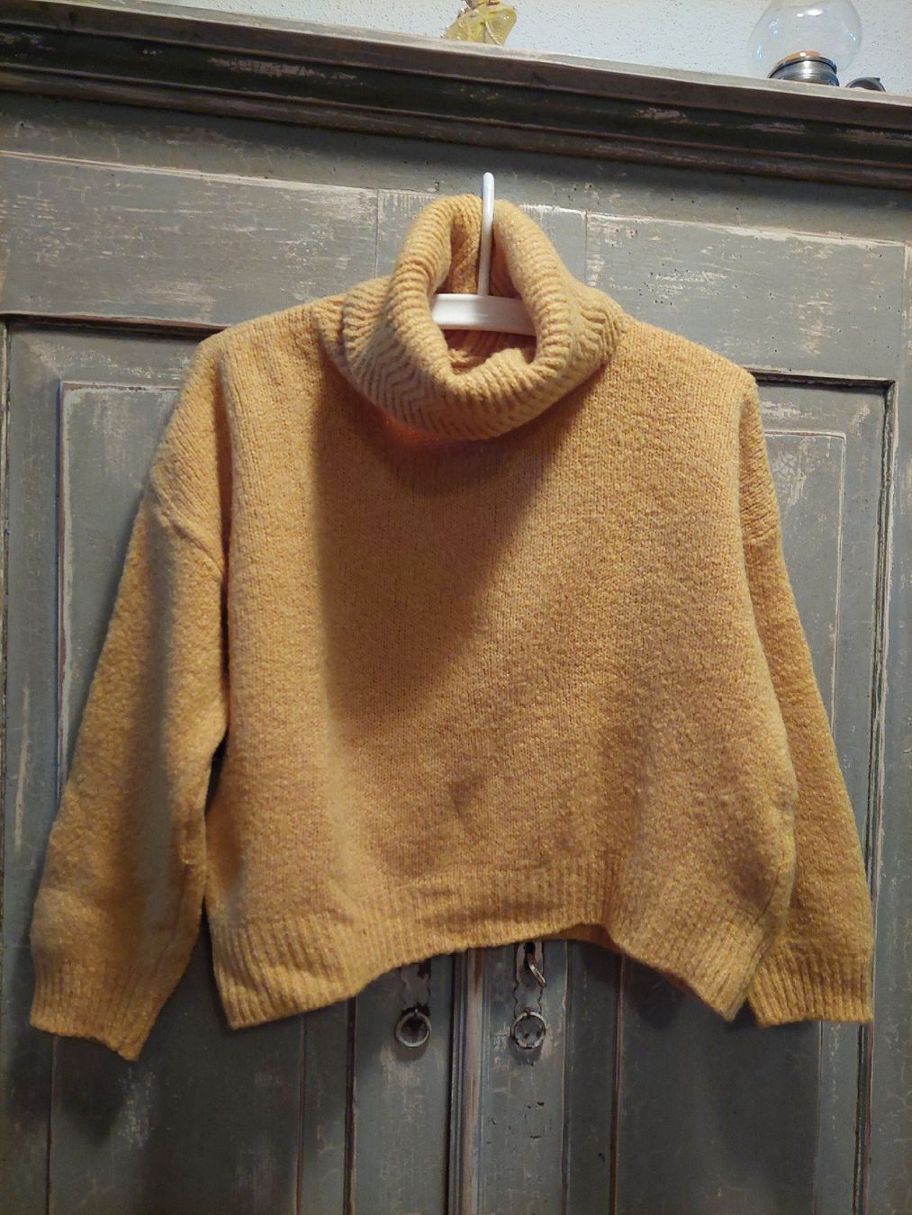 Pullover & Sweatshirts: Italian Turtle Neck . zafferano M – Gebraucht aus Besenbüren von teluride89