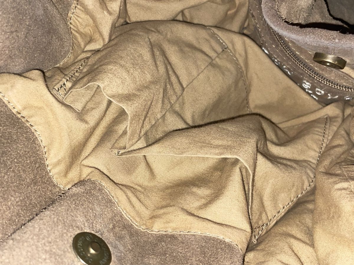 Taschen für Damen: ALLES RAUS Beuteltasche Wildleder – Gebraucht aus Kloten von simones.thriftshop 2