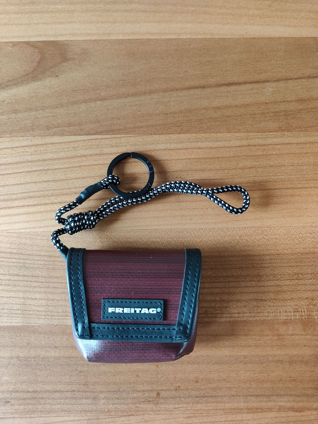 Freitag Altro in  Abbigliamento & Accessori: Freitag-Mini Messenger F213 Schlüsseletui – Nuovo (secondo la descrizione) da Winterthur venduto da 1rainbow54