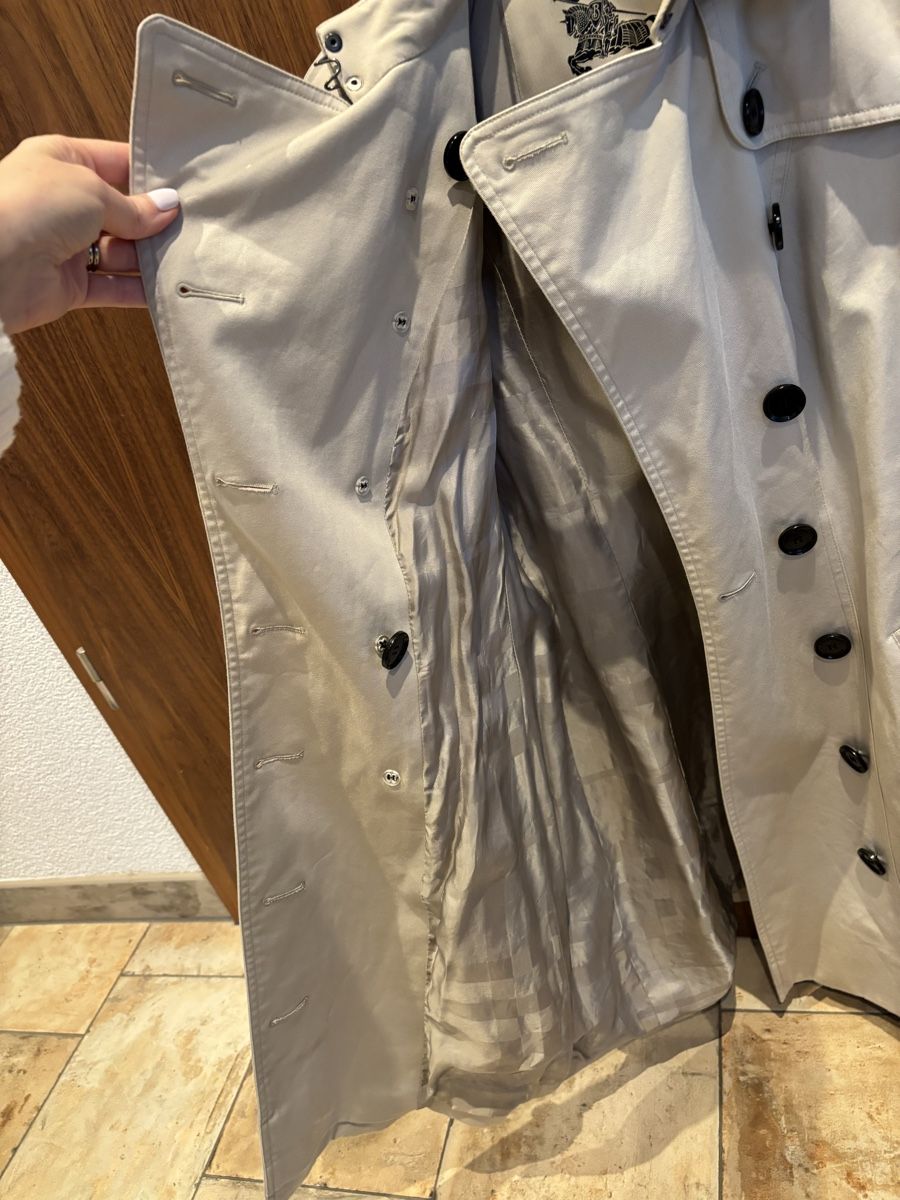 Burberry Cappotti: Authentic Burberry London beige Trench Coat, Size S – Usato da Windisch venduto da bymarikaa 4