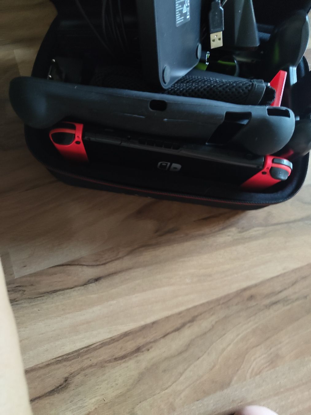 Nintendo Consoles: Nintendo switch V1 Good condition  – D'occasion à Zetzwil par FrlsNekomaJonny 1