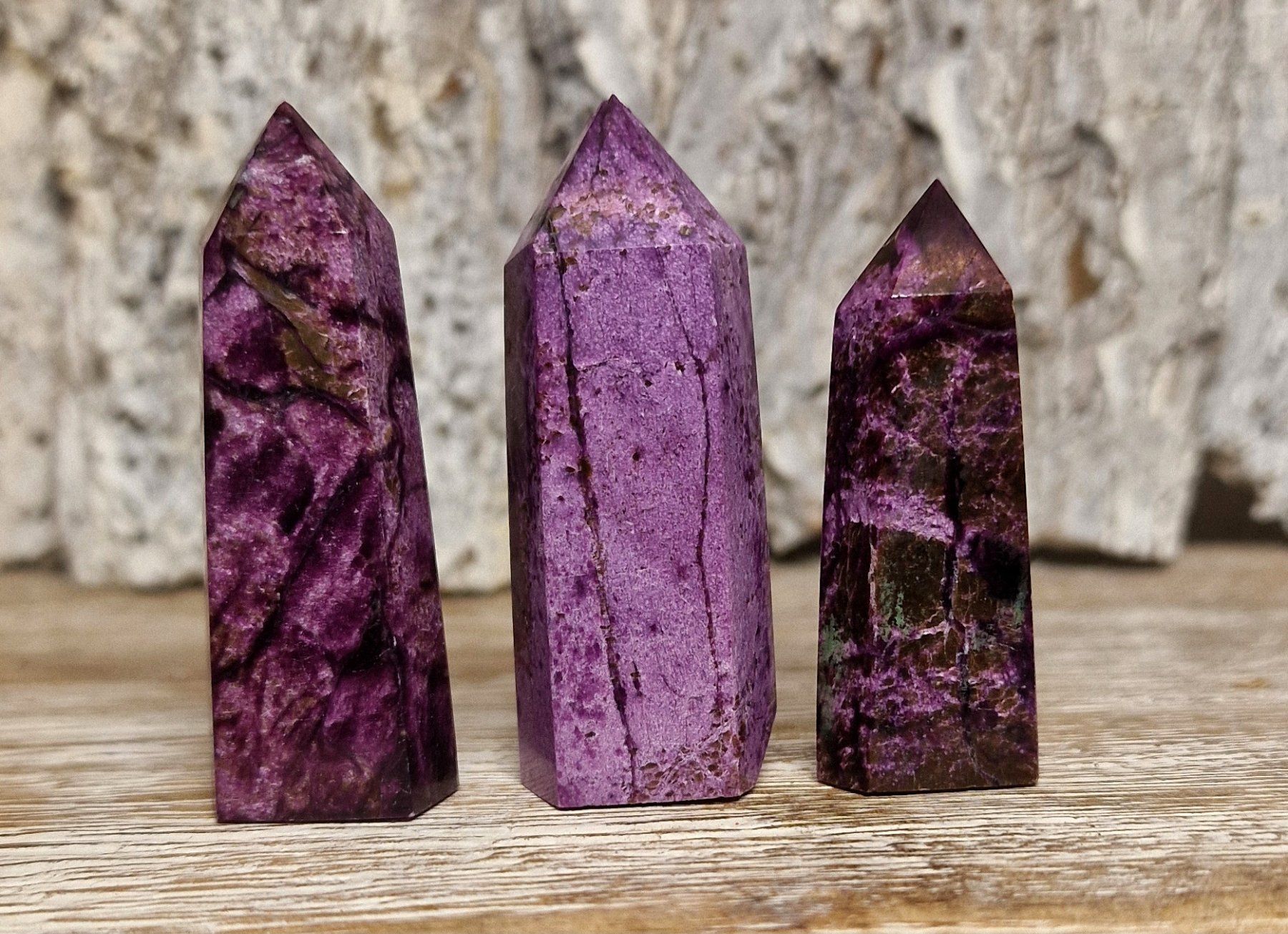 Minerali & Pietre curative: 3 Stichtit mit Serpentin Obeliske 66g – Nuovo (secondo la descrizione) da Matzingen venduto da Shay_Crystalz 1