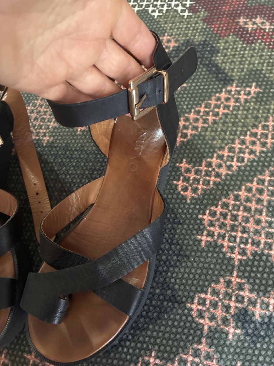 Scarpe da uomo: Sandales en cuir noir T36 – Usato da Biel/Bienne venduto da Lianumi 1