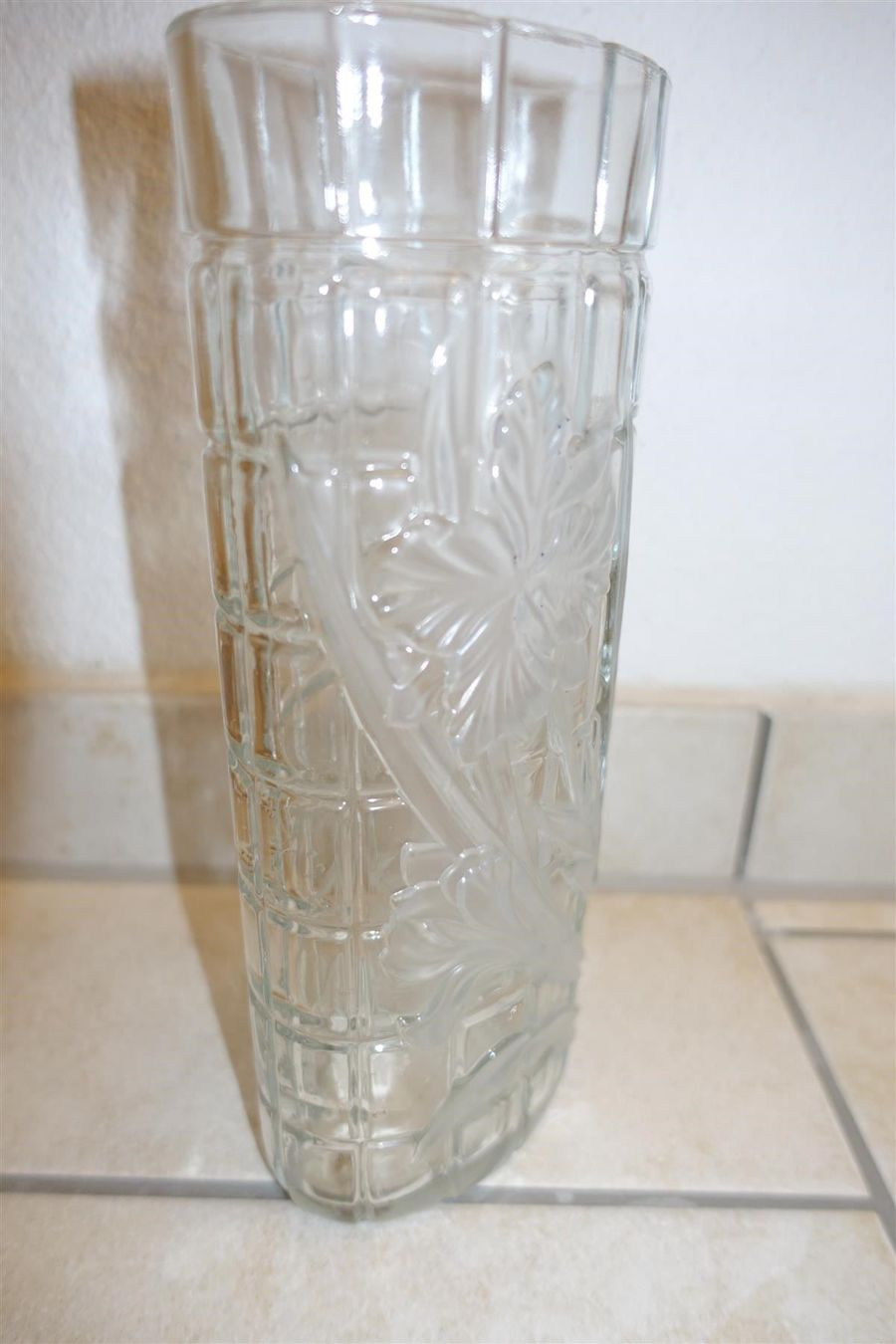 Vasen & Gefässe: Vase mit Blumenmotiv, oval, schwer, Glas – Gebraucht aus Aesch ZH von Goonies_1 6