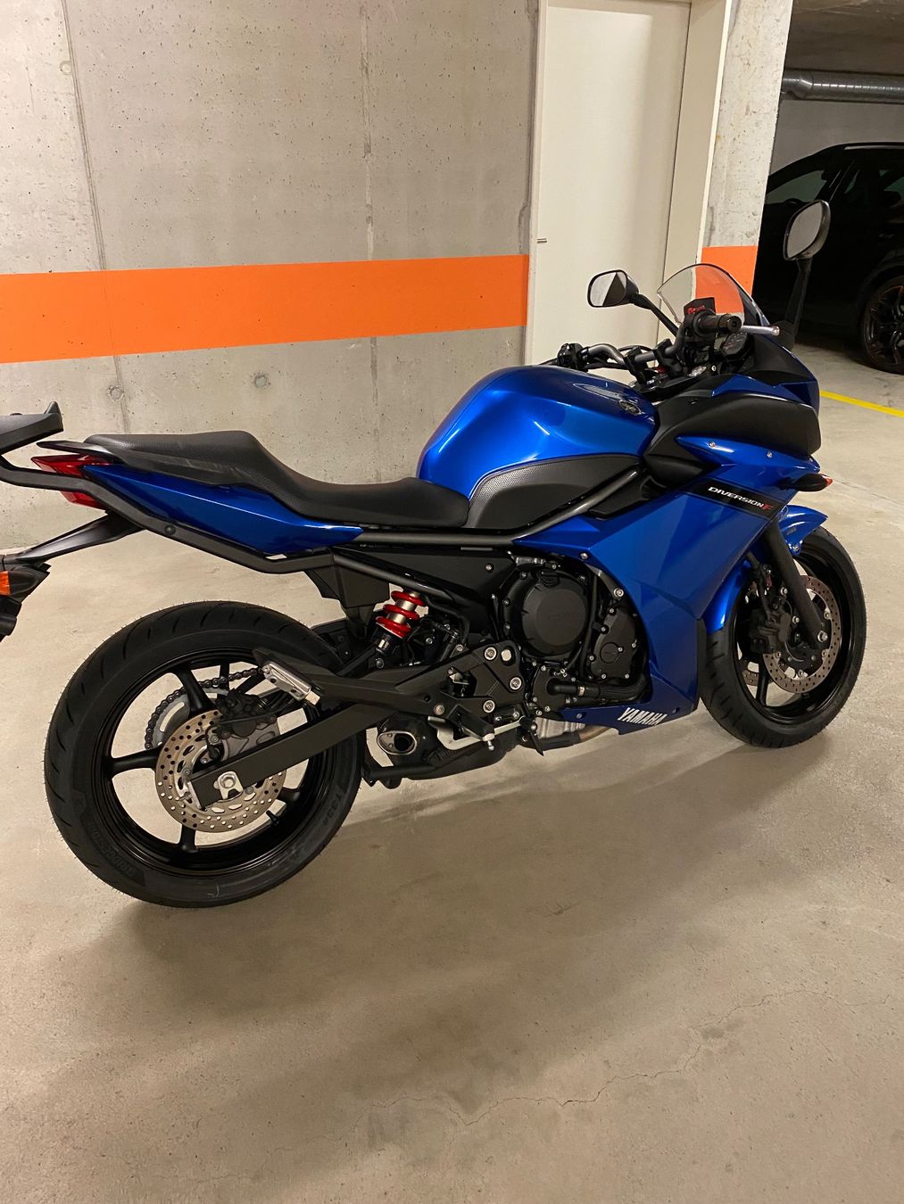Yamaha Strada: Yamaha XJ6 FA zu verkaufen – Usato da Wangen SZ venduto da Larissa15 2