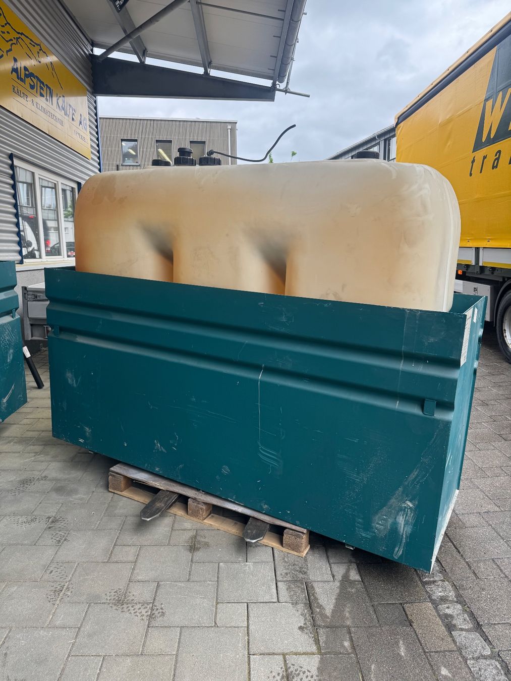 Heizung: Sicherheitswanne mit Heizöltank – Gebraucht aus Appenzell Steinegg von joe_7nzr