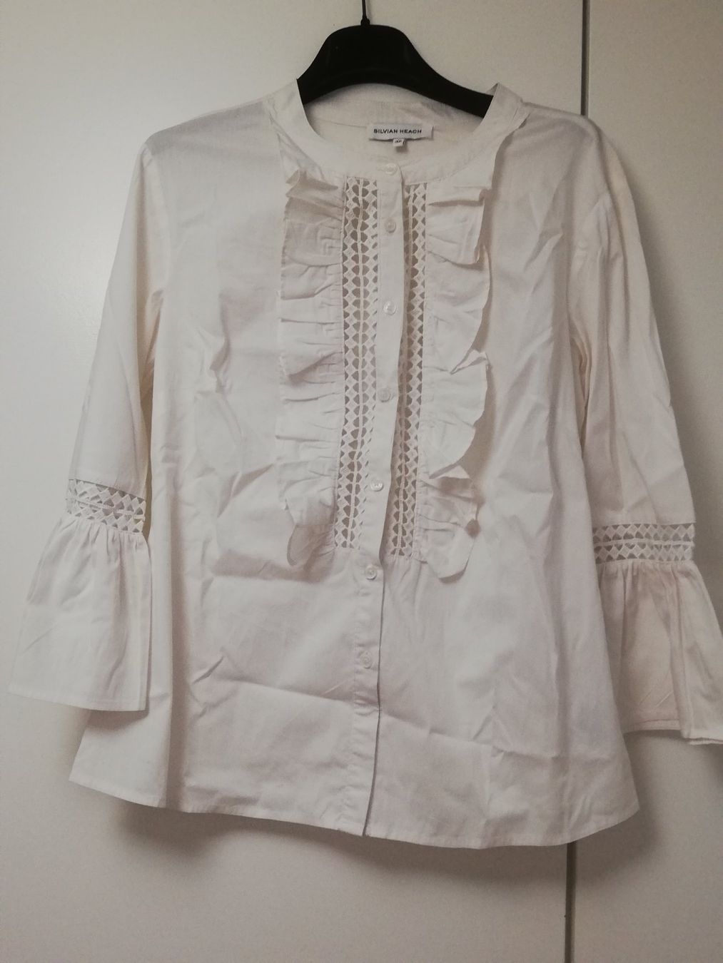 Blusen: Camicia bianca Silvian Heach, maniche 3/4 - Nuova! – Gebraucht aus Wettswil am Albis von lin_8h9t