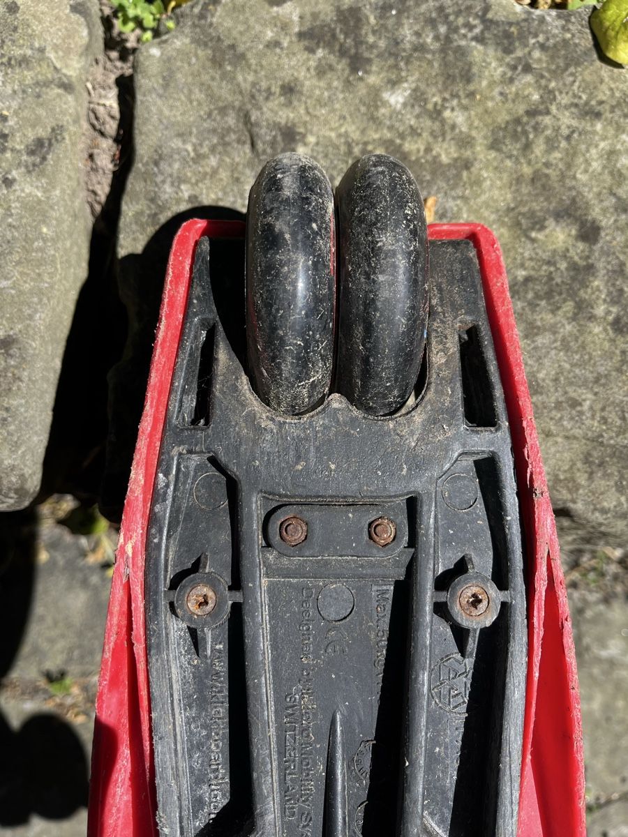 Micro Kickboard: Micro Maxi Tretroller, gebraucht, rot – Difettoso da Zürich venduto da zimdom11 4