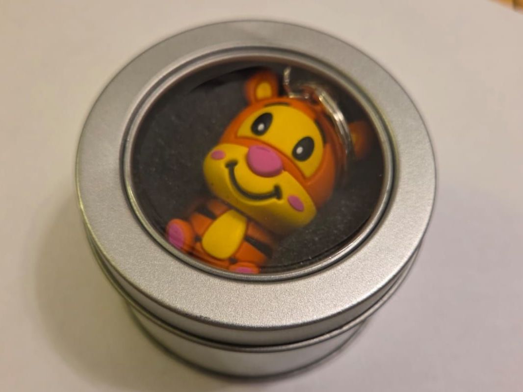 USB Sticks: Clé USB Tigrou Disney avec porte-clés 4 GB – Neu und originalverpackt aus Territet von Cenh