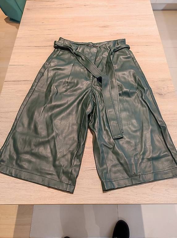 Pantaloni: Pantalon scai / simili vert – Usato da Bellevue venduto da xuxana 2
