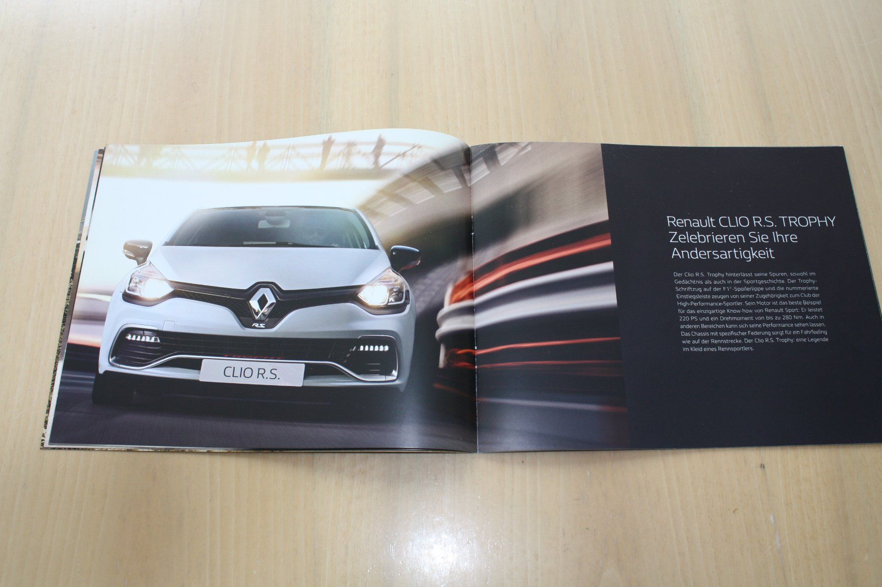 Renault Documenti: Renault Clio R.S. CH-Prospekt 2015 – Usato da Wikon venduto da erwin400 4