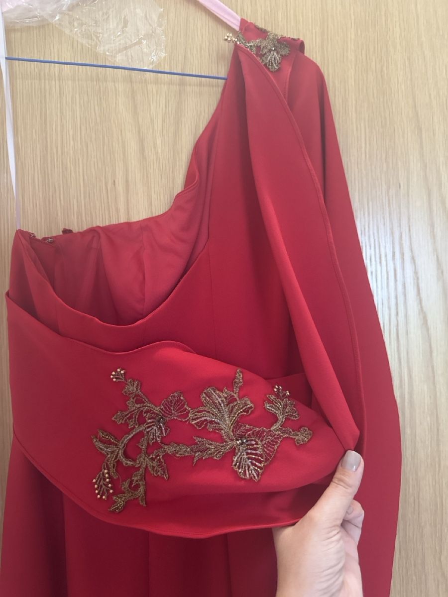 Vestiti: Marchesa Notte Red One-Shoulder Gown Size 4 – Usato da Zufikon venduto da mih_7rrx 2