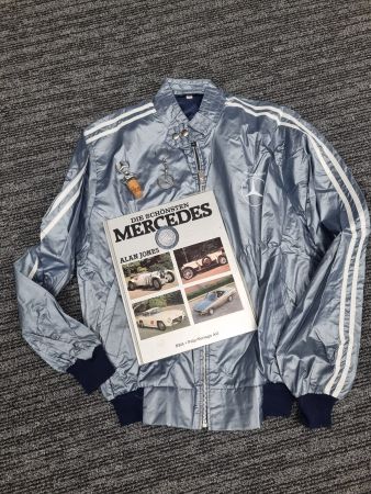 Retro Mercedes Jacke Gr. 52 NEU / L mit Buch und Zubehör.