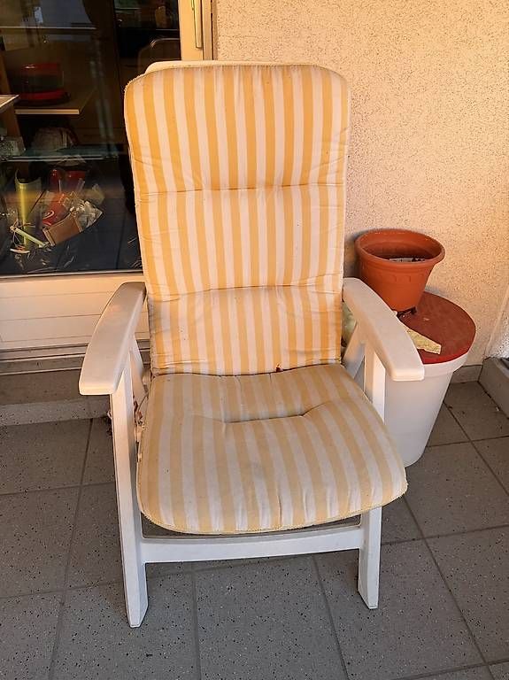 Set di tavolo e panche: Gratis Gartenklapptisch und Gartenstuhl – Usato da Aarau venduto da Maeschi4 2