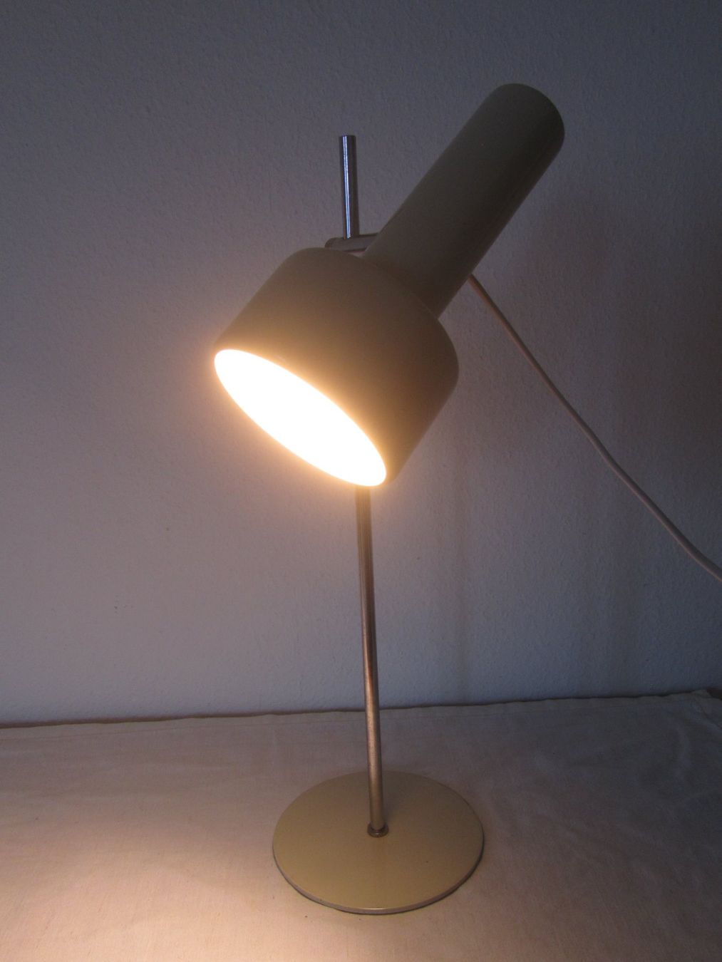 Lampen: Tischlampe Metall beige verstellbar – Gebraucht aus Seengen von mikelele 4