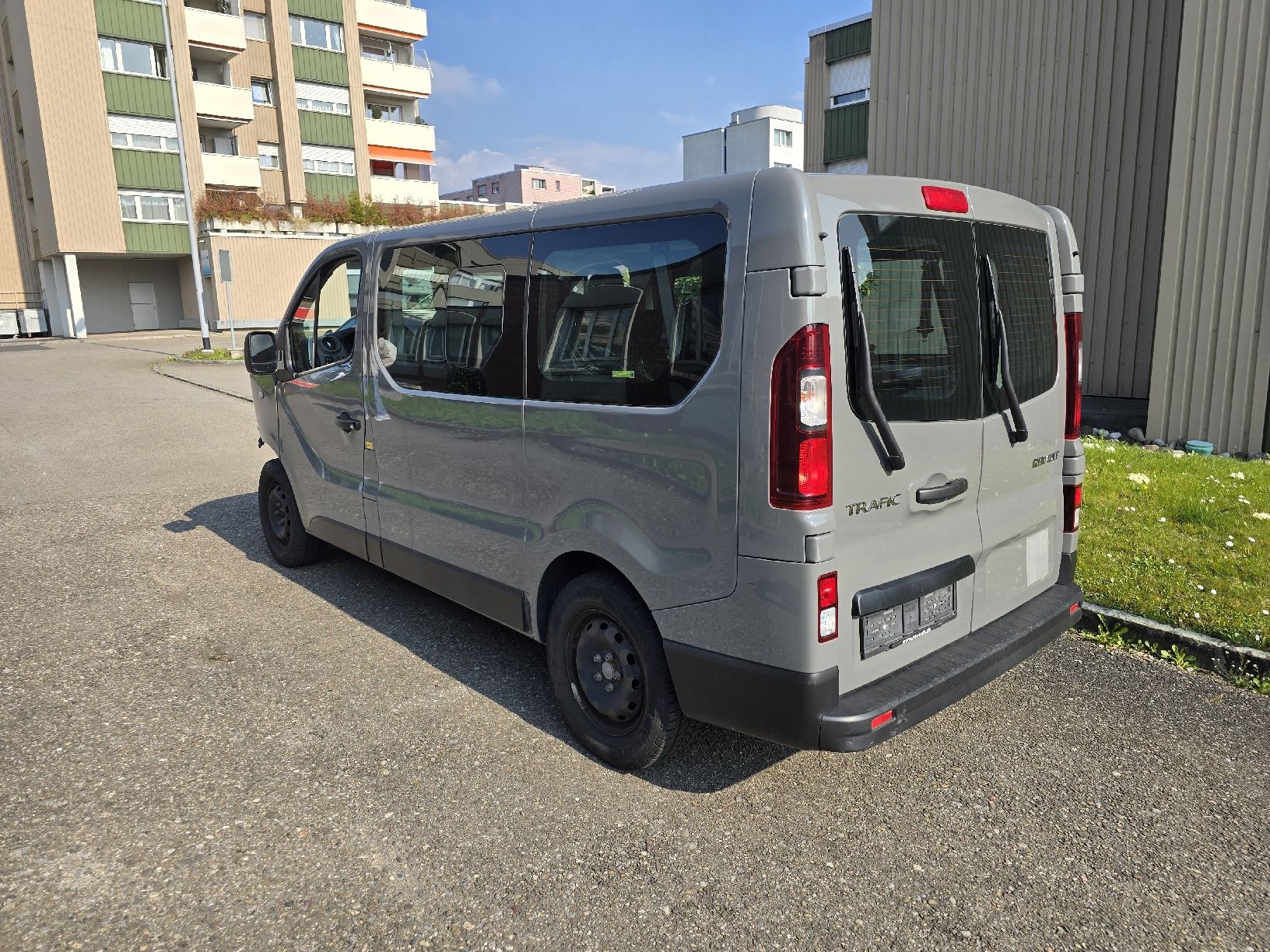 Renault Autos: Renault Trafic dci125 – Defekt aus Emmen von KGB33 5