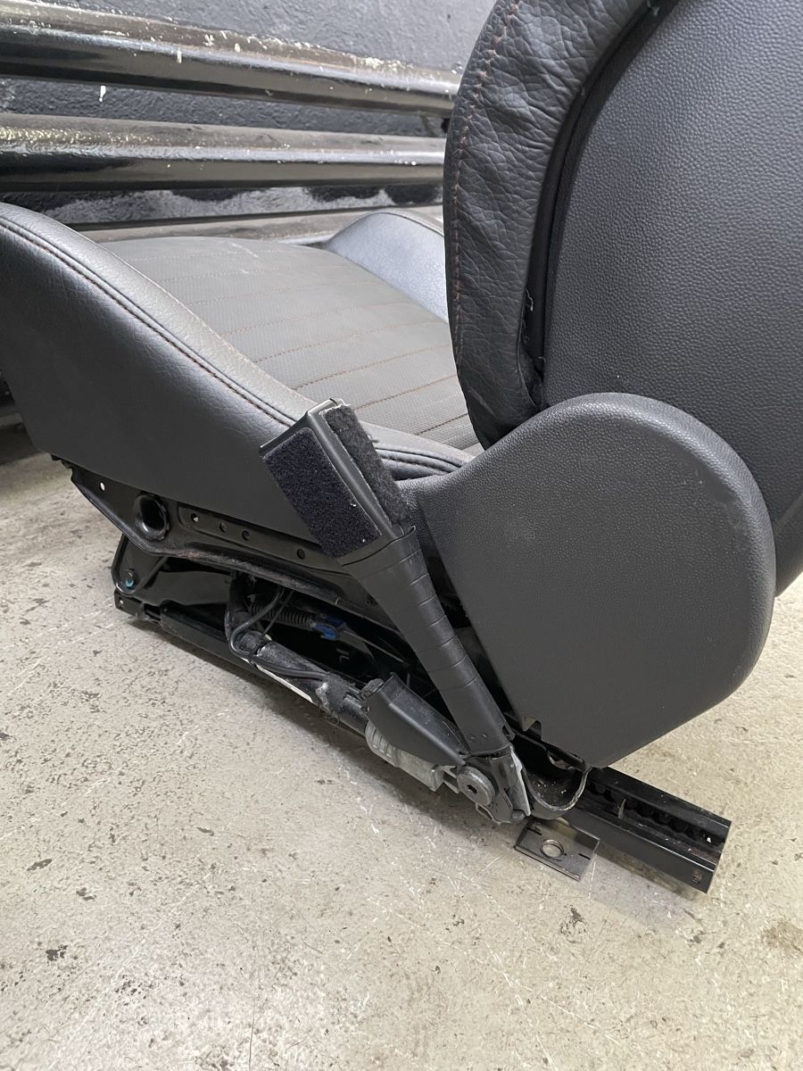Recaro Tutti pezzi di ricambio auto: Recaro CS Sitze Leder – Usato da Steinach venduto da dd.grg 9