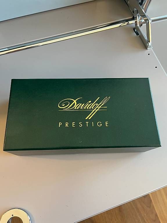 Davidoff Portacenere: Davidoff Kristall Zigarrenaschenbecher mit Originalbox – Usato da Meilen venduto da cpb87 2