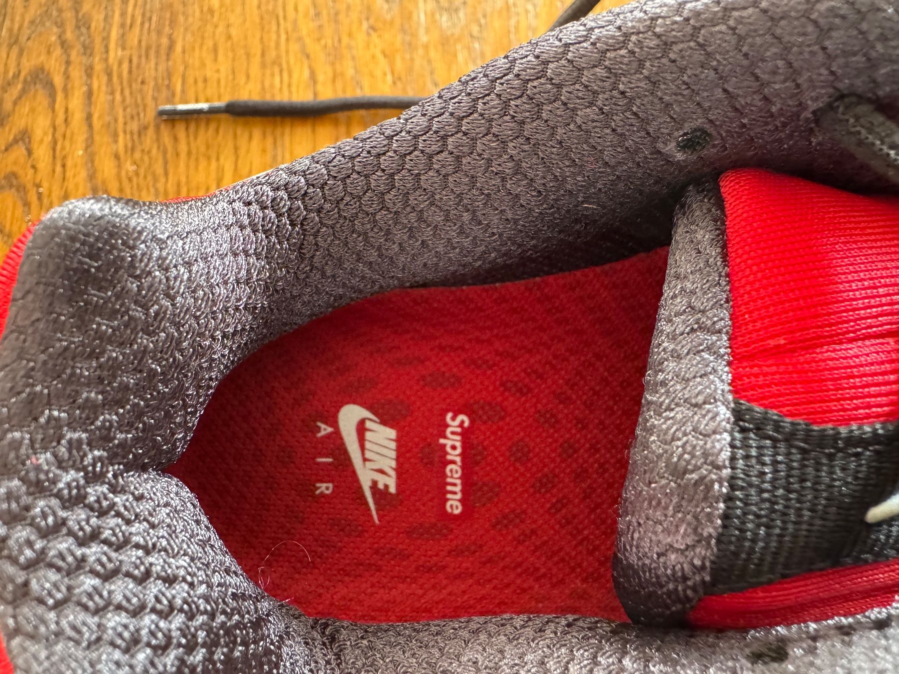 Nike Herrenschuhe: SUPREME AIR MAX 2001 ECSTASY PLUS – Neu und originalverpackt aus Corsier-sur-Vevey von sergioblak 4