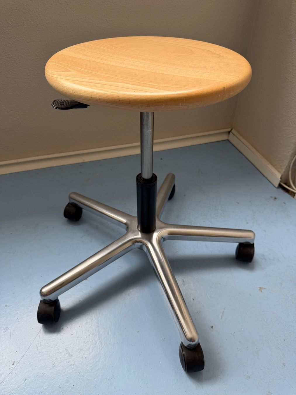 Hocker: Hocker - 2 Stück – Gebraucht aus Zürich von mar_hs6l 2