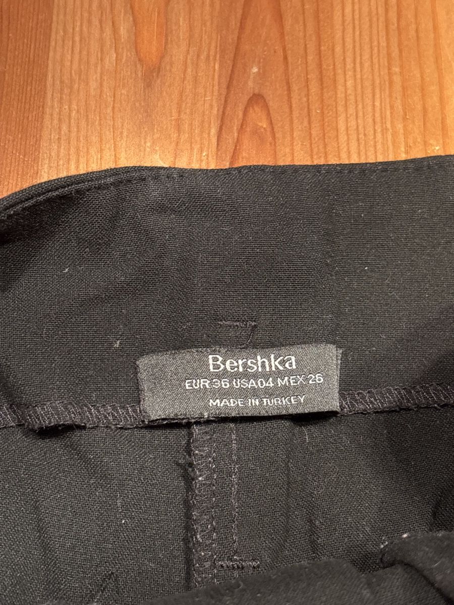 Bershka Hosen: Bershka Stoffhose, Grösse 36 – Gebraucht aus Wabern von est_jw6s 2