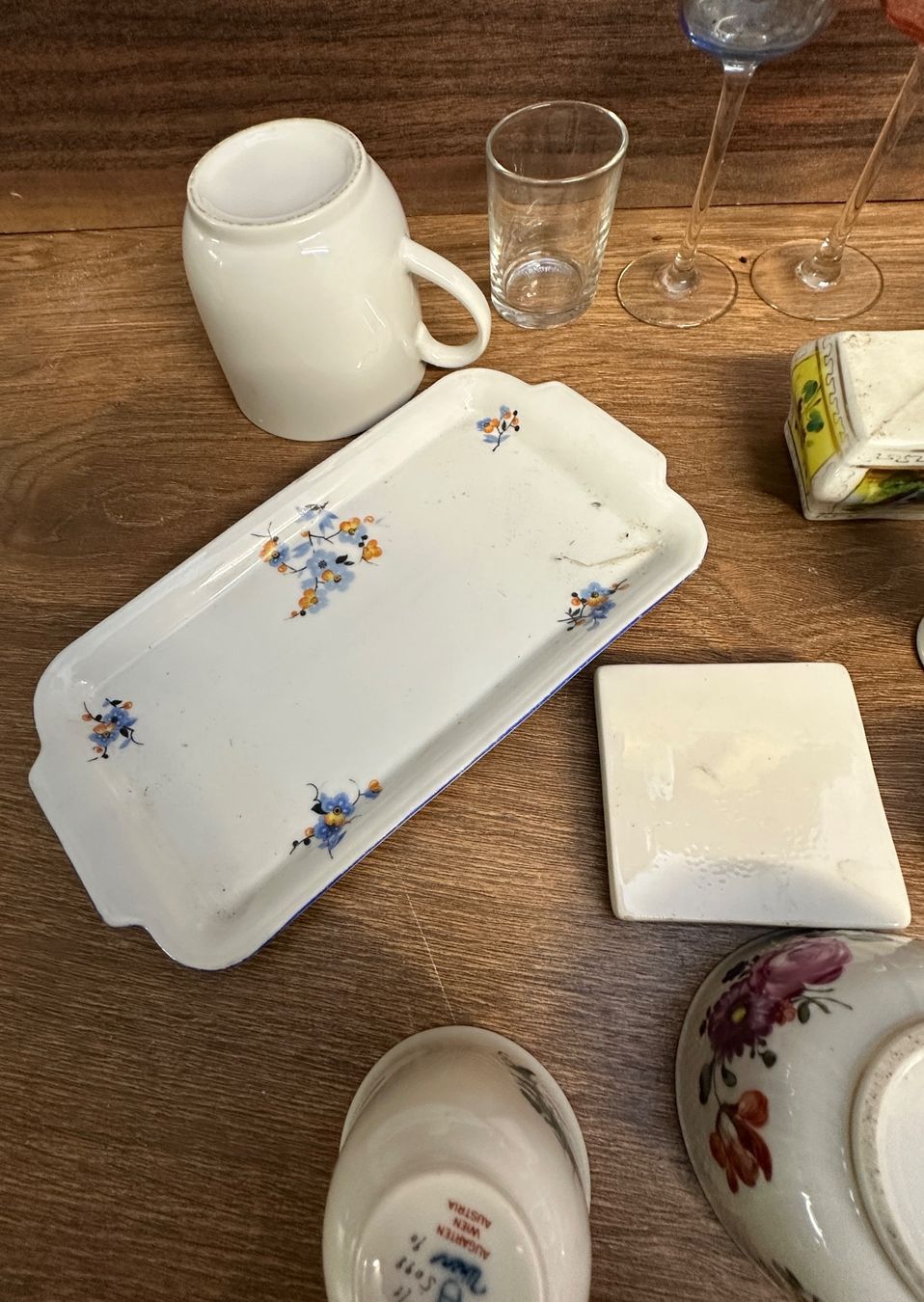 Set di piatti: Geschirr-Konvolut: Tassen, Gläser.. – Usato da Nussbaumen AG venduto da olitech5415 1