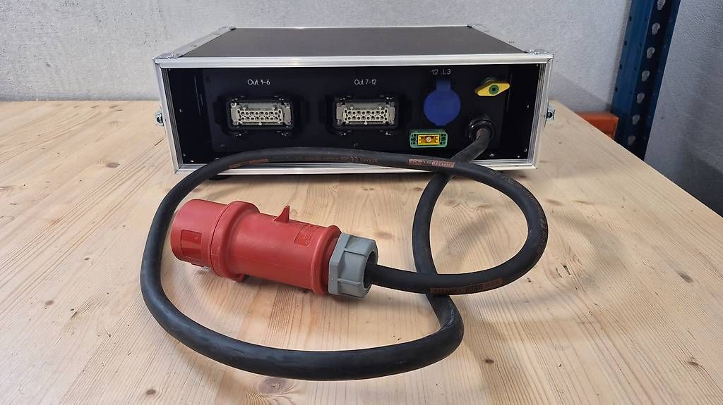 Stromzufuhr: Major Stromverteiler Harting CEE32 19 Zoll – Gebraucht aus Krauchthal von Sigla 2