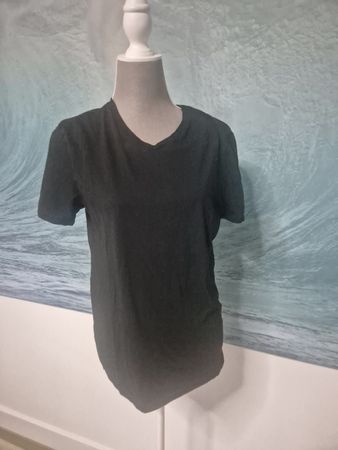Lacoste T-Shirt schwarz V-Ausschnitt Grösse L