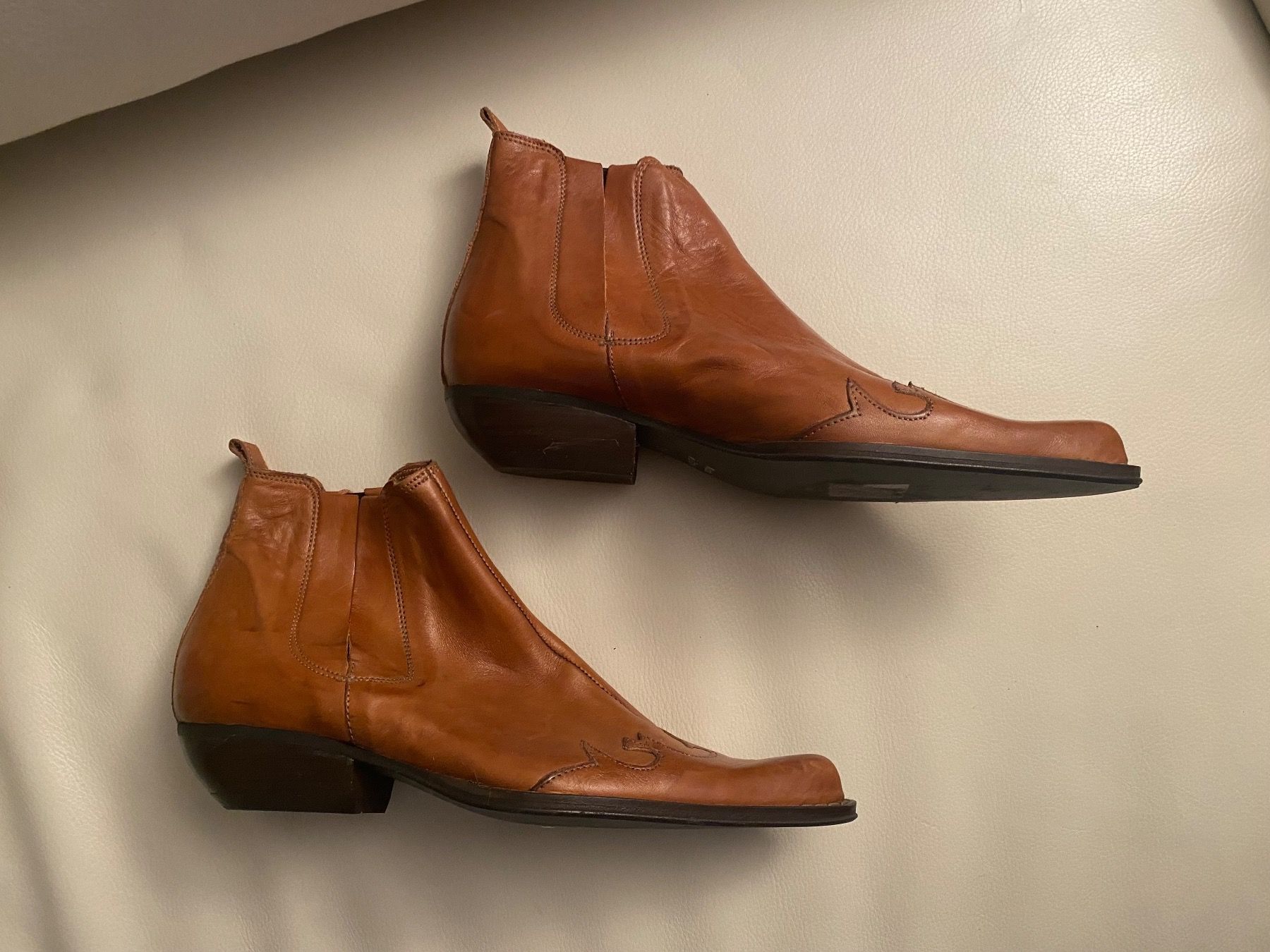 Navyboot Scarpe da donna: Exklusive NAVYBOOT Stiefelette, Leder, cognac, Gr. 35 – Usato da Winkel venduto da ferrari2022 1