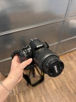 Nikon D3100 Kamera + Objektiv 18-55mm + Speedlight SB-700
