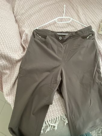 Hose oliv Gr 42