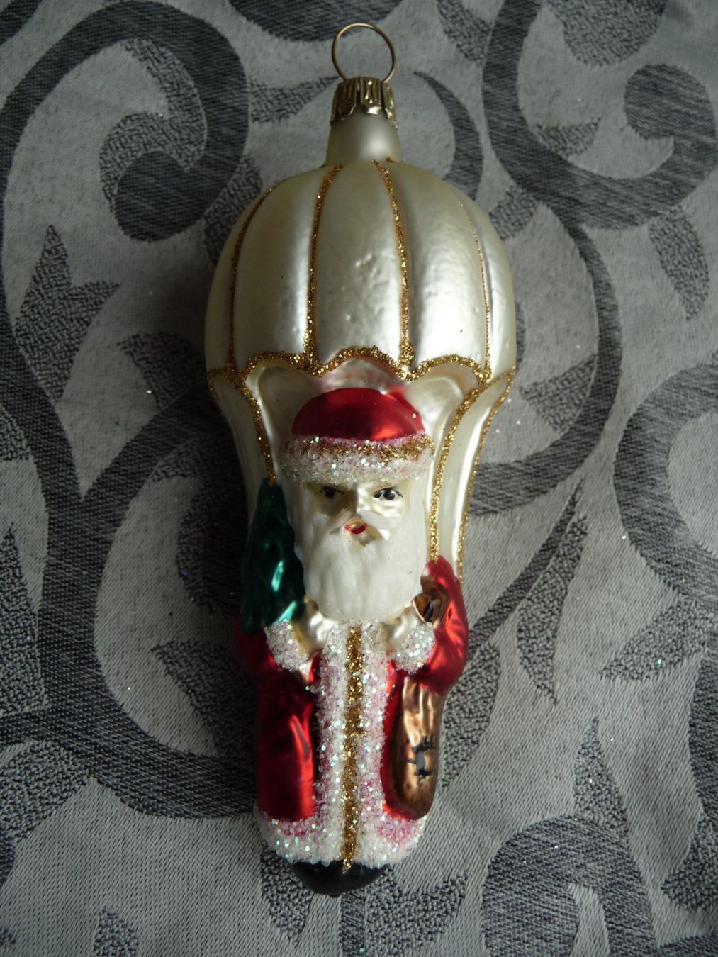Tutte le decorazioni: Weihnachtsmann mit Fallschirm Christbaumschmuck – Nuovo e nell'imballaggio originale da Alpnach Dorf venduto da marvo