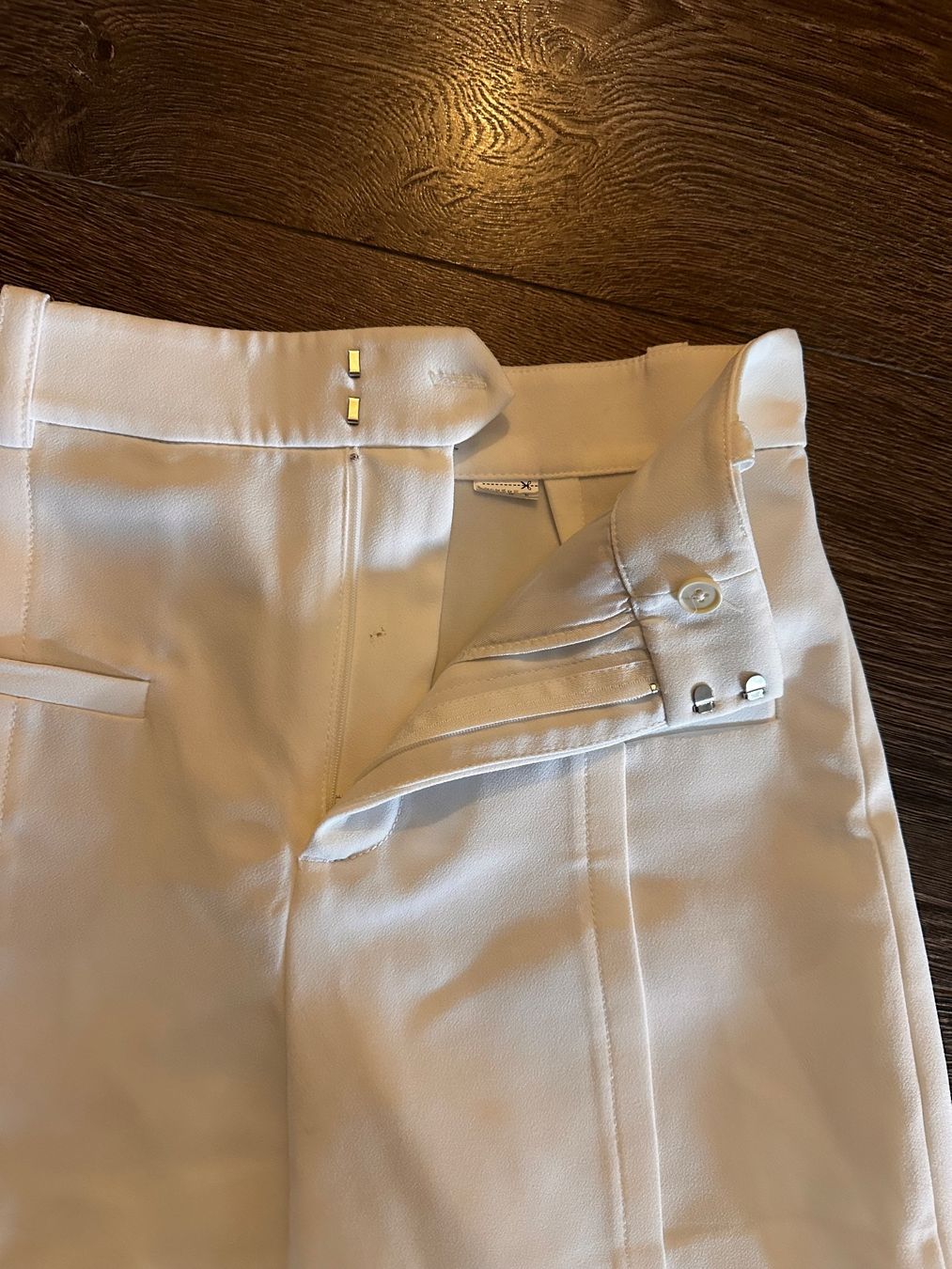 Zara Pantaloni: zara shorts weiss XS – Usato da Dübendorf venduto da bol_h67v 1
