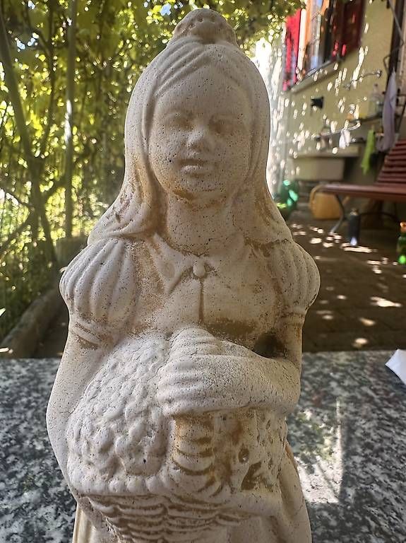 Skulpturen & Statuen: Vintage Dekofigur Mädchen – Gebraucht aus Baden von Gatafunkk 1