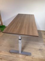 Schreibtisch höhenverstellbar Holzoptik guter Zustand