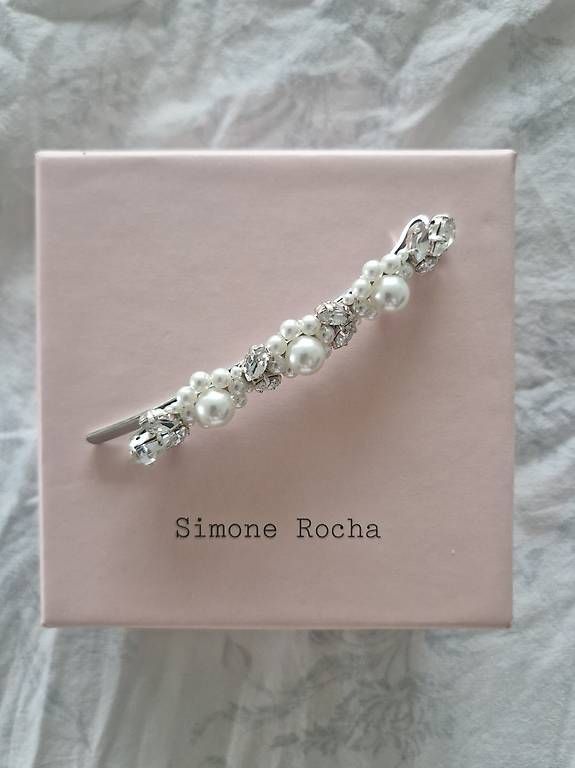 Haarschmuck: Simone Rocha Haarspange – Gebraucht aus Altstätten SG von eth_w6cj