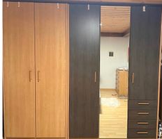 KLEIDERSCHRANK ZU VERKAUFEN