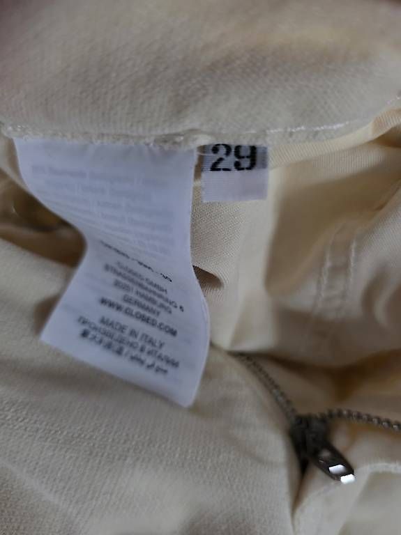 Closed Pantaloni: CLOSED Cordhose  Grösse 29  Creme – Usato da Frümsen venduto da mar_7jzg 3
