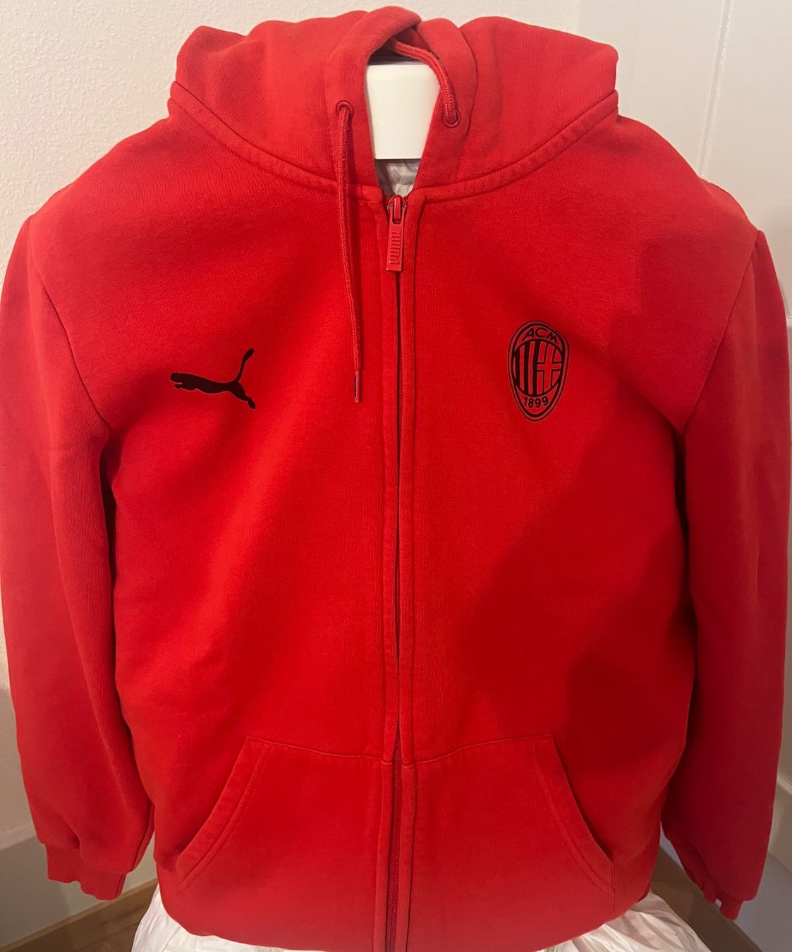 Puma Completi: Original AC Milan Puma Trainingsanzug Grösse L – Usato da Bern venduto da com_56q2