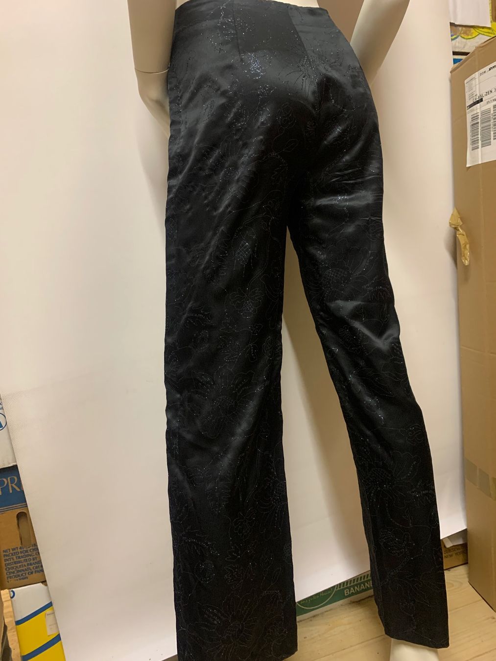 Pantaloni: Elegante schwarze Hose mit Blumenmuster, Grösse S – Usato da Rosshäusern venduto da MiJoDoOl 3