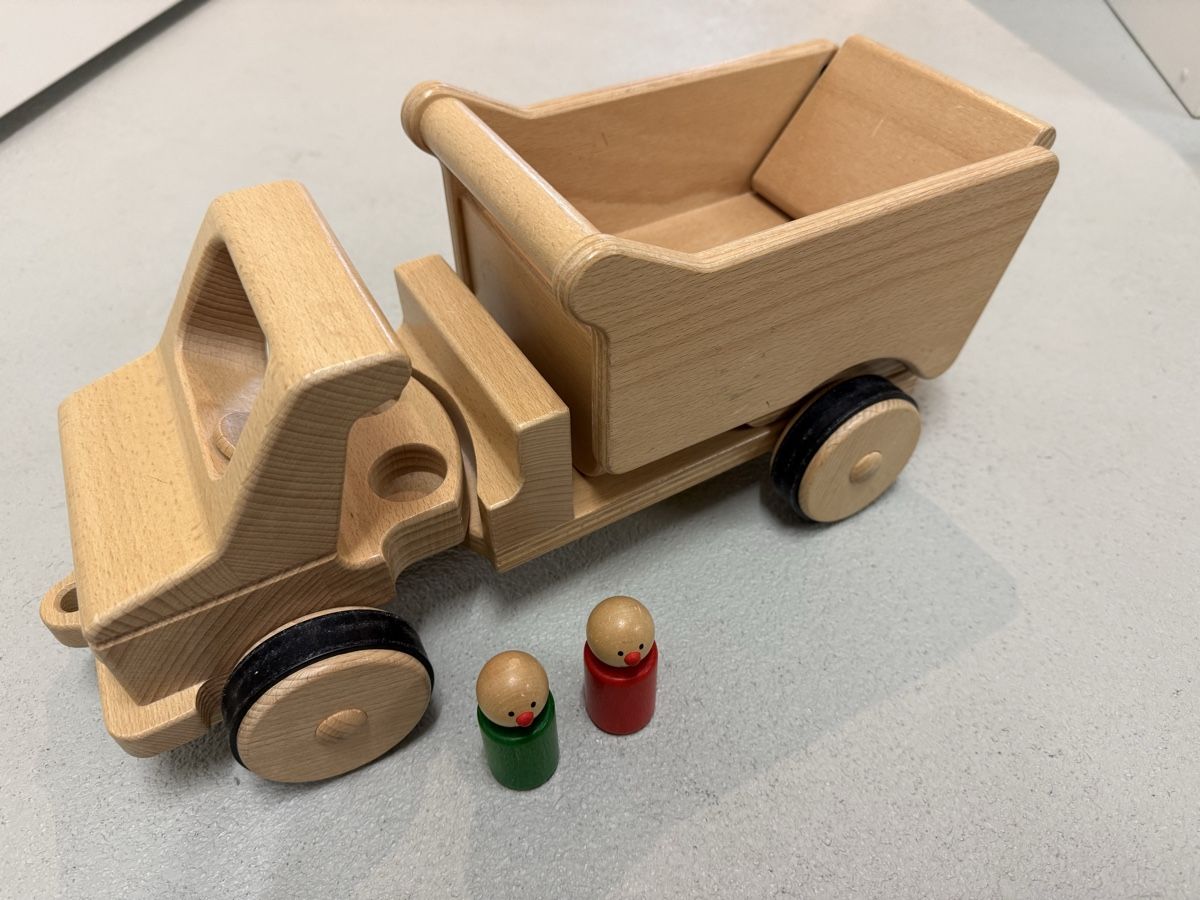 Giocattoli: Holzlastwagen – Usato da Wangen b. Olten venduto da Thomiverkauft
