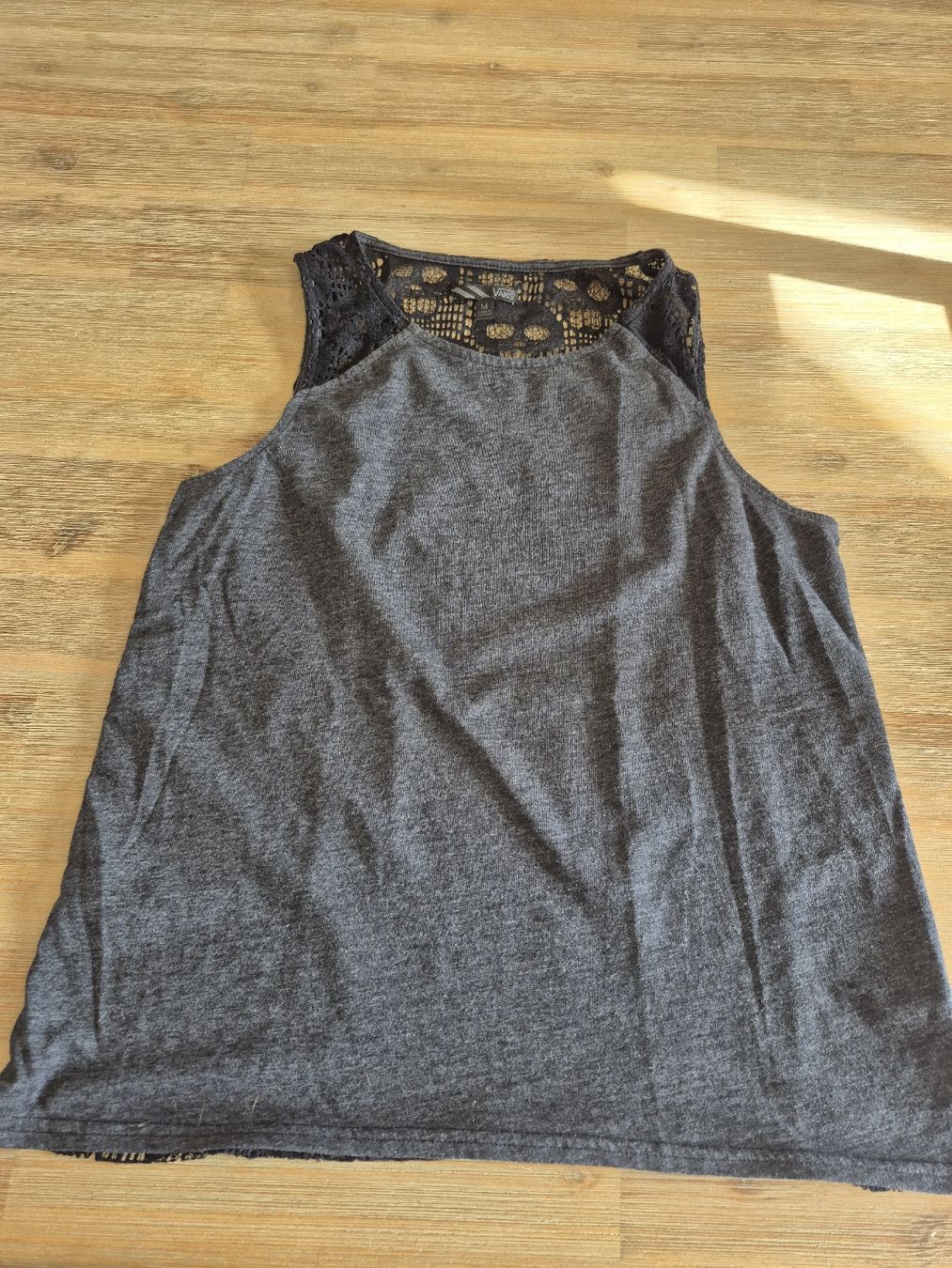 Vans Tops: Vans Damentop – Gebraucht aus Gerlafingen von nila44