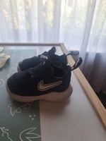 Nike Kinder Turnschuhe schwarz Grösse 19,5 (EU)