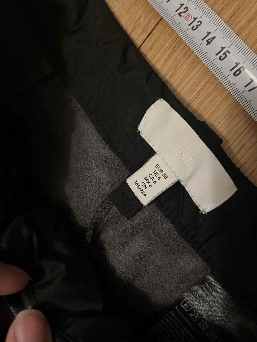 Lotti di vestiti: Kunstleder Hose und Rocks neuwertig – Nuovo (secondo la descrizione) da Olten venduto da sae_82z2 4