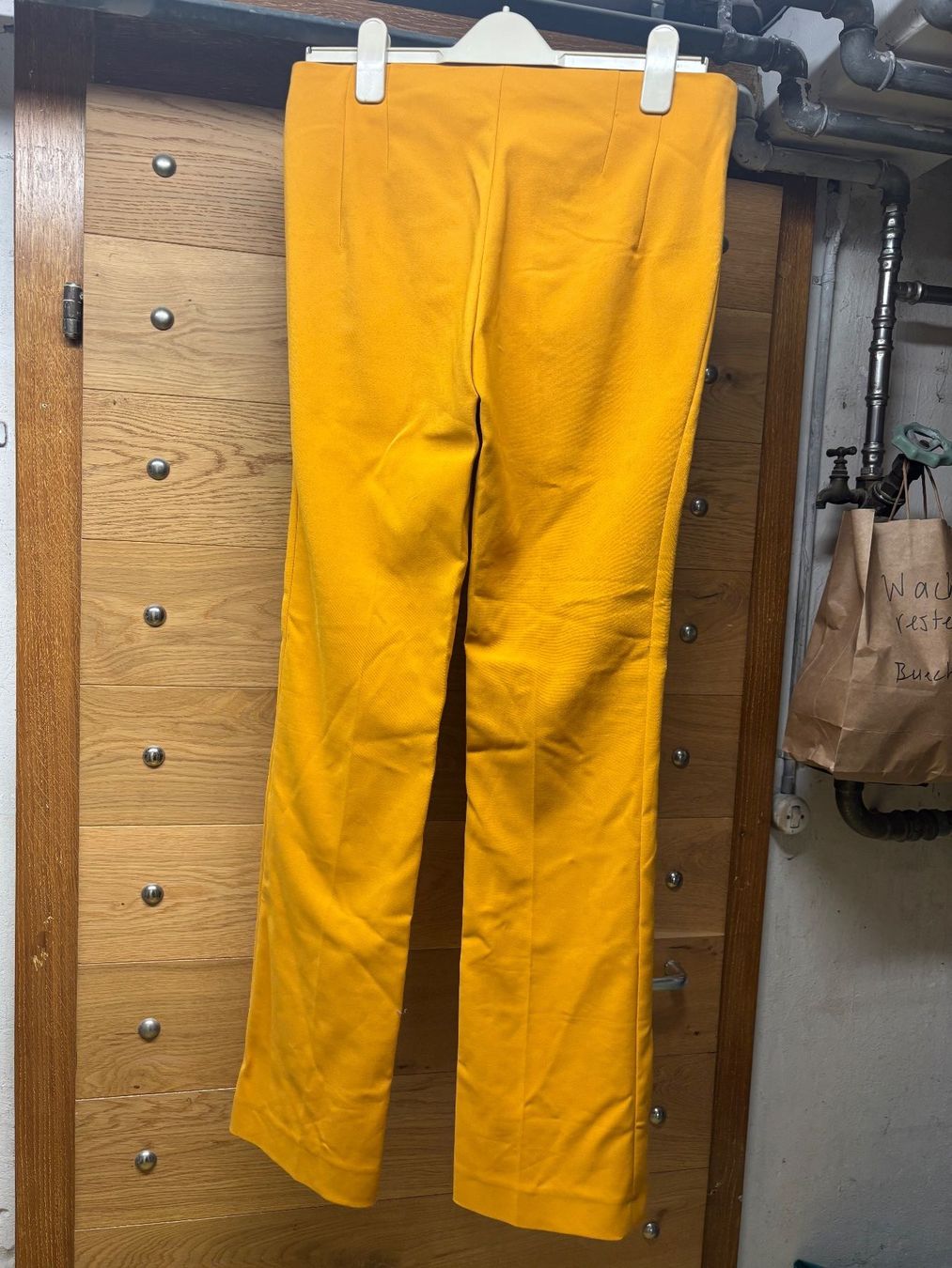 Mango Hosen: Trendige, ockerfarbene Stoffhose von Mango, Grösse L – Neu (gemäss Beschreibung) aus OLTEN von lululoveslemon99 1